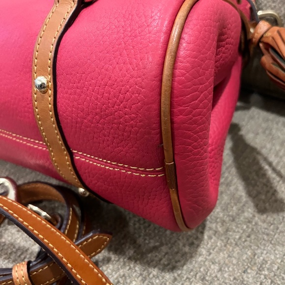 Dooney & Bourke PINK medium satchel. Pebbled grain leather. - Picture 2 of 12